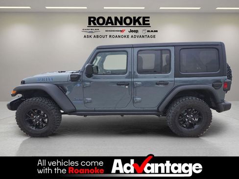 Used 2025 Jeep Wrangler Willys image 5