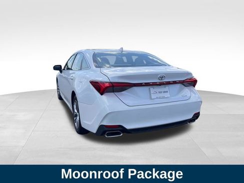 Used 2019 Toyota Avalon XLE w/ Moonroof Package FWD image 3