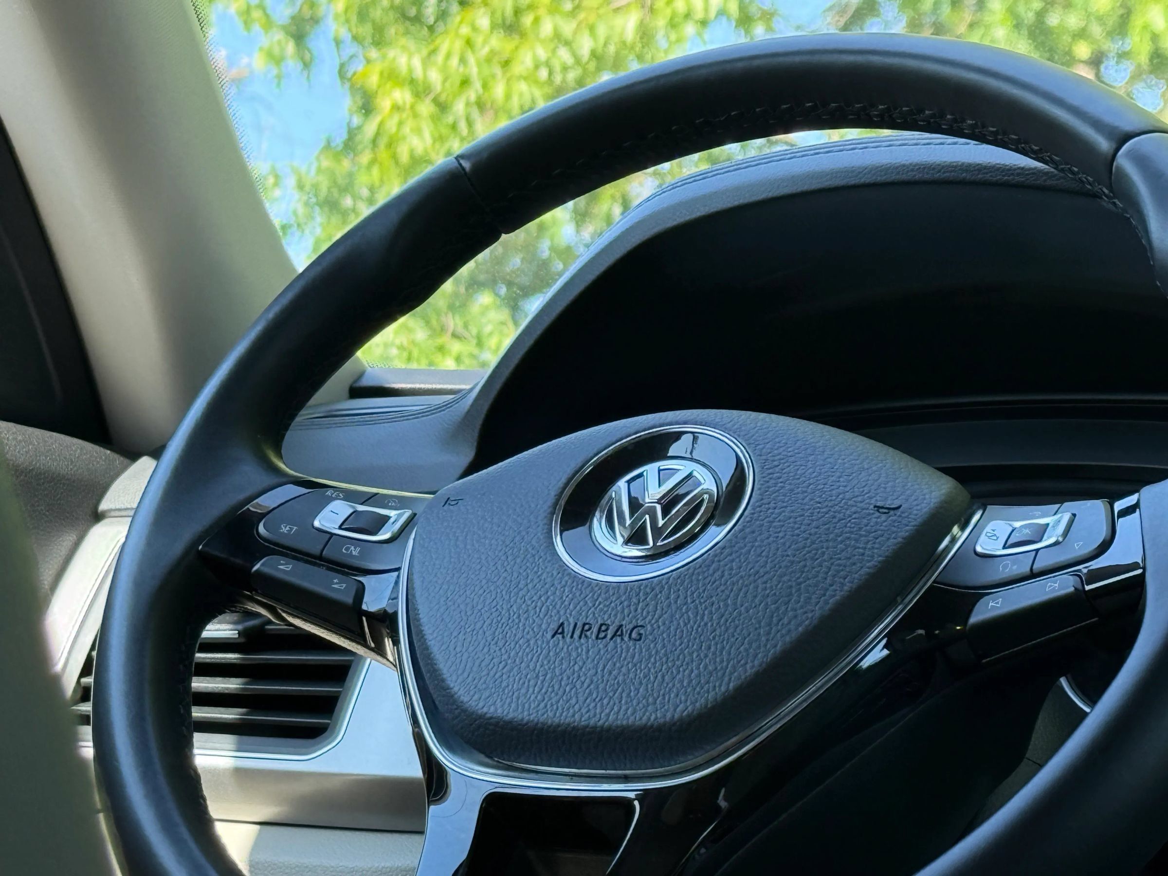 Used 2018 Volkswagen Atlas SE AWD/4WD image 41