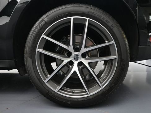 Certified 2026 Porsche Macan AWD/4WD image 29
