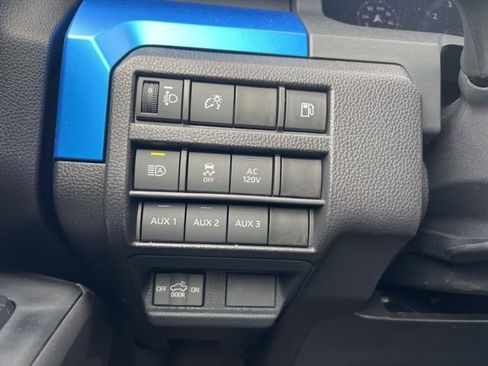 Used 2025 Toyota Tacoma TRD Sport w/ TRD Sport Upgrade Package image 16