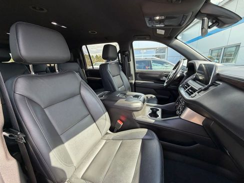 Used 2021 Chevrolet Suburban Z71 w/ Z71 Off-Road Package AWD/4WD image 4