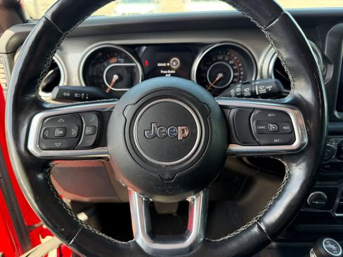 Used 2022 Jeep Wrangler Unlimited Sahara w/ Cold Weather Group AWD/4WD image 12