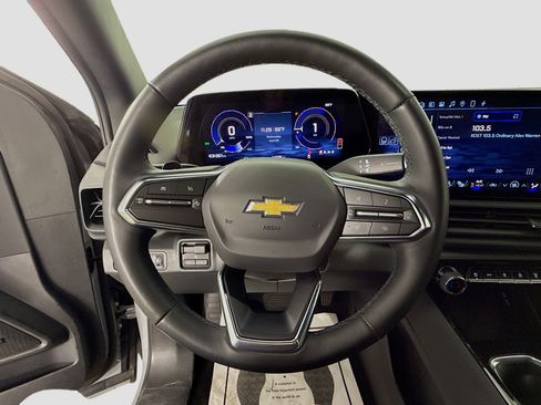 Used 2025 Chevrolet Silverado EV LT AWD/4WD image 11
