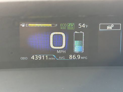 Used 2021 Toyota Prius Prime LE FWD image 42