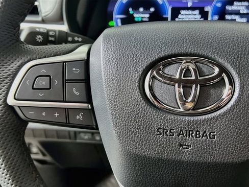 New 2026 Toyota Sienna Limited FWD image 16