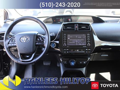 Used 2022 Toyota Prius XLE FWD image 17
