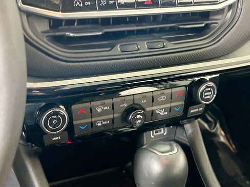 Used 2022 Jeep Compass Trailhawk AWD/4WD image 15