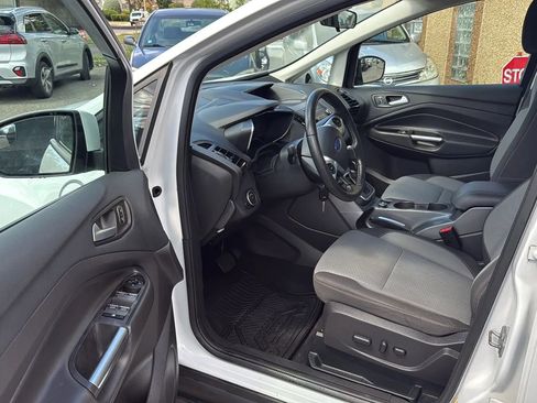 Used 2017 Ford C-MAX Energi SE image 23