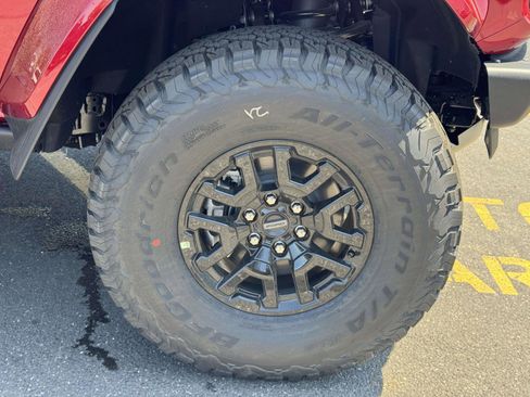 New 2026 Ford Bronco Raptor w/ Interior Carbon Fiber Pack AWD/4WD image 8