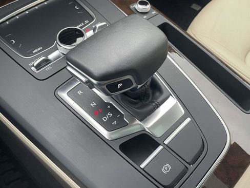 Used 2018 Audi Q5 2.0T Premium Plus w/ Premium Plus Package image 38