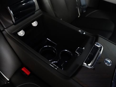 Used 2023 Rolls-Royce Cullinan w/ Cullinan Package image 37