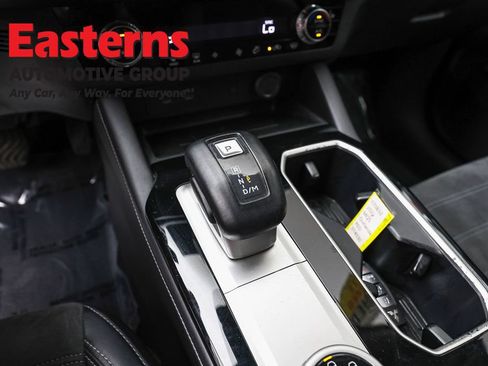 Used 2025 Mitsubishi Outlander SE AWD/4WD image 13
