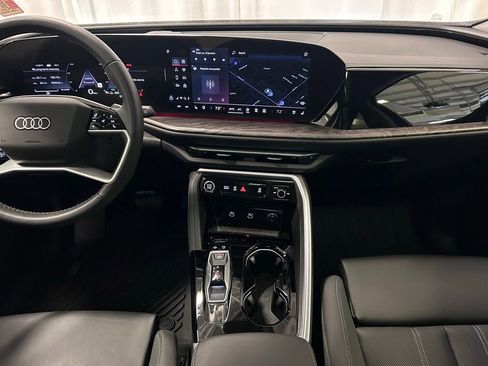 Certified 2025 Audi Q5 Premium w/ Premium Plus AWD/4WD image 13