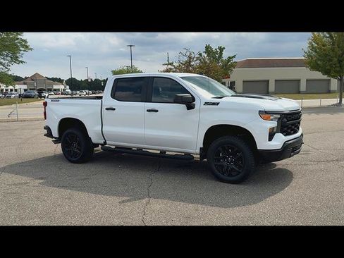 Used 2025 Chevrolet Silverado 1500 Custom Trail Boss w/ Turbomax Blackout Package AWD/4WD image 48