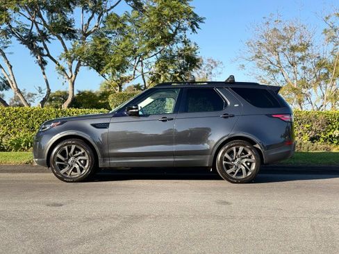 Used 2018 Land Rover Discovery HSE image 2