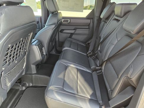 New 2025 Ford Bronco Badlands image 26