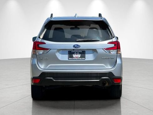 Used 2023 Subaru Forester Premium AWD/4WD image 5