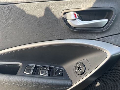 Used 2018 Hyundai Santa Fe Sport 2.0T image 12