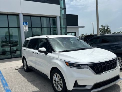 Certified 2024 Kia Carnival LX FWD image 1