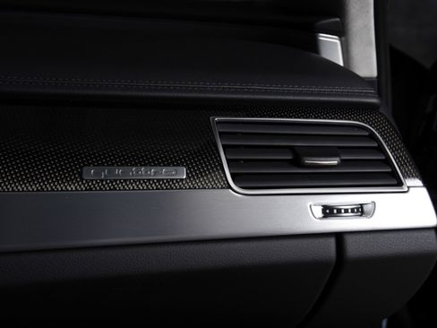 Used 2015 Audi S8 image 8