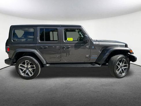 Used 2024 Jeep Wrangler Unlimited w/ Convenience Group AWD/4WD image 14