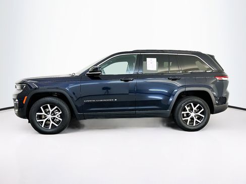 Used 2024 Jeep Grand Cherokee Limited image 4