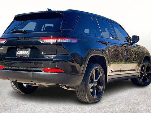 Used 2024 Jeep Grand Cherokee Limited w/ Black Appearance Package image 2