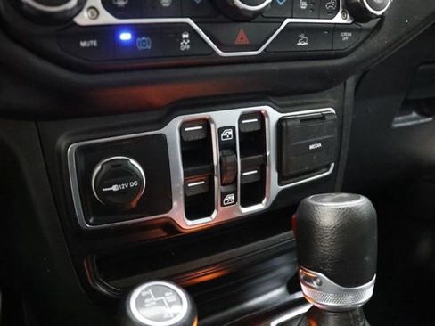 Used 2023 Jeep Wrangler Unlimited w/ Cold Weather Group AWD/4WD image 31