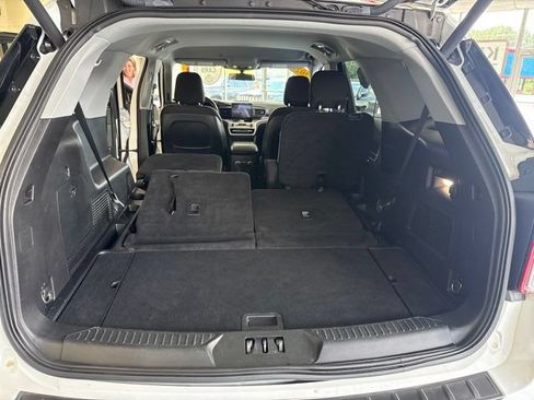 Used 2020 Ford Explorer XLT AWD/4WD image 13