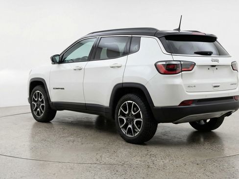 Used 2025 Jeep Compass Trailhawk AWD/4WD image 6