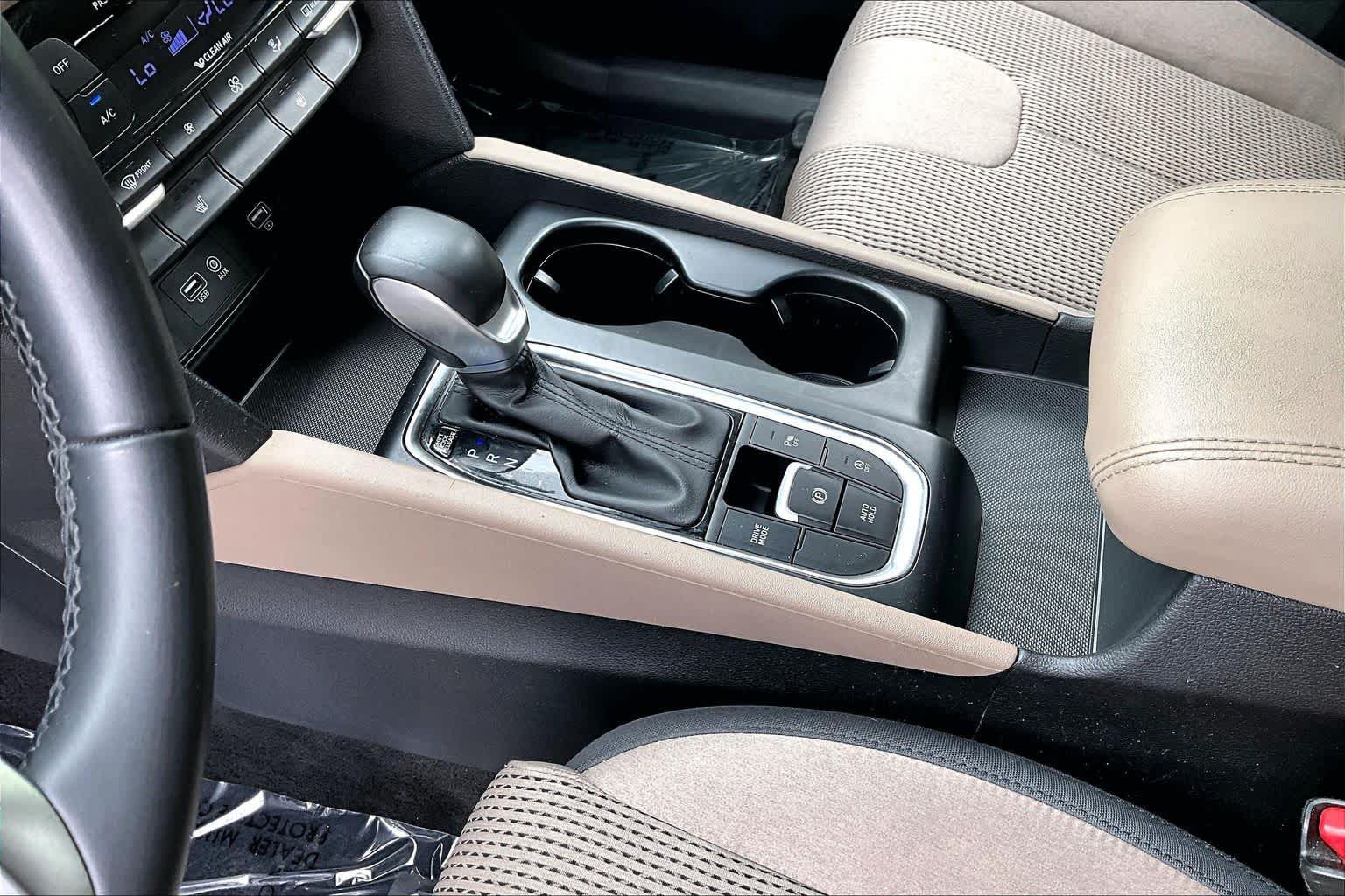 Used 2019 Hyundai Santa Fe SEL FWD image 16