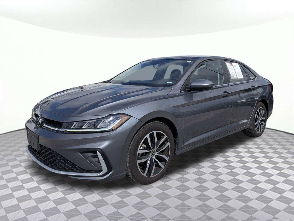 Used 2025 Volkswagen Jetta SE FWD image 7