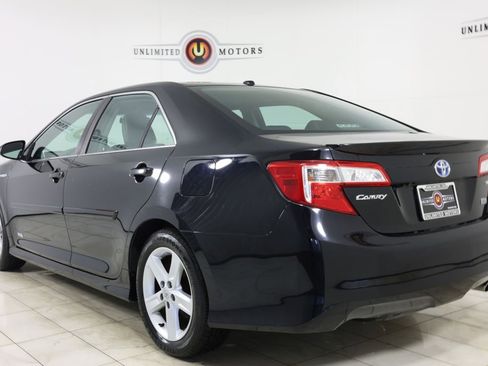 Used 2014 Toyota Camry SE w/ Moonroof Package image 4
