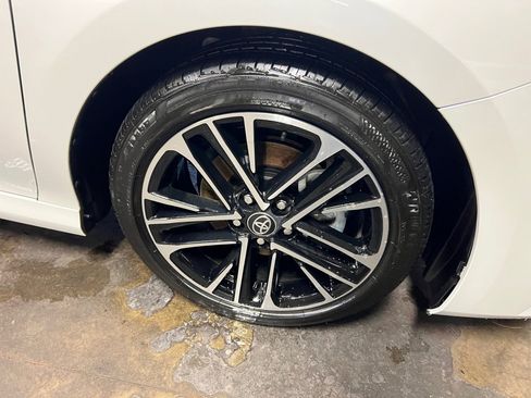 Used 2025 Toyota Camry XLE image 29