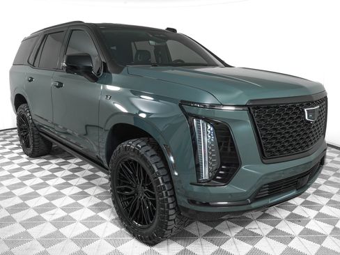 Used 2026 Cadillac Escalade Luxury w/ Touring Package RWD image 3