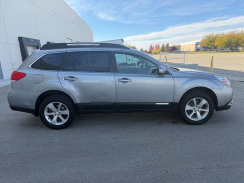 Used 2011 Subaru Outback 3.6R Limited image 12