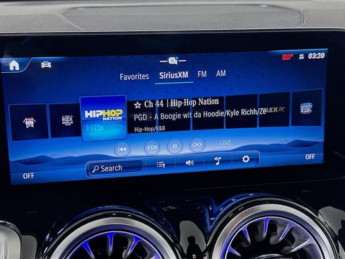 Used 2024 Mercedes-Benz GLB 250 image 21