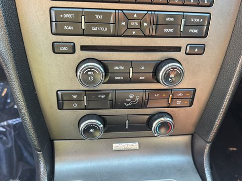 Used 2012 Ford Mustang GT Premium w/ HID Headlamps & Security Pkg RWD image 28