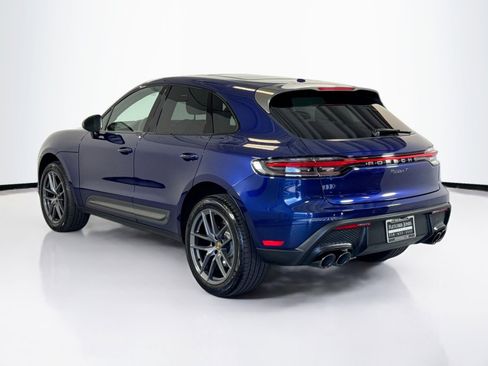 Certified 2025 Porsche Macan AWD/4WD image 3