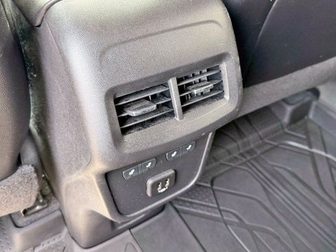 Certified 2021 Chevrolet Equinox Premier FWD image 17