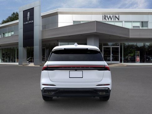 New 2025 Lincoln Nautilus Premier w/ Jet Appearance Package image 5