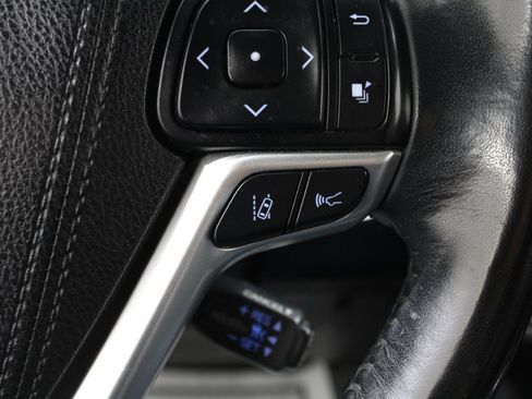 Used 2017 Toyota Highlander XLE image 34