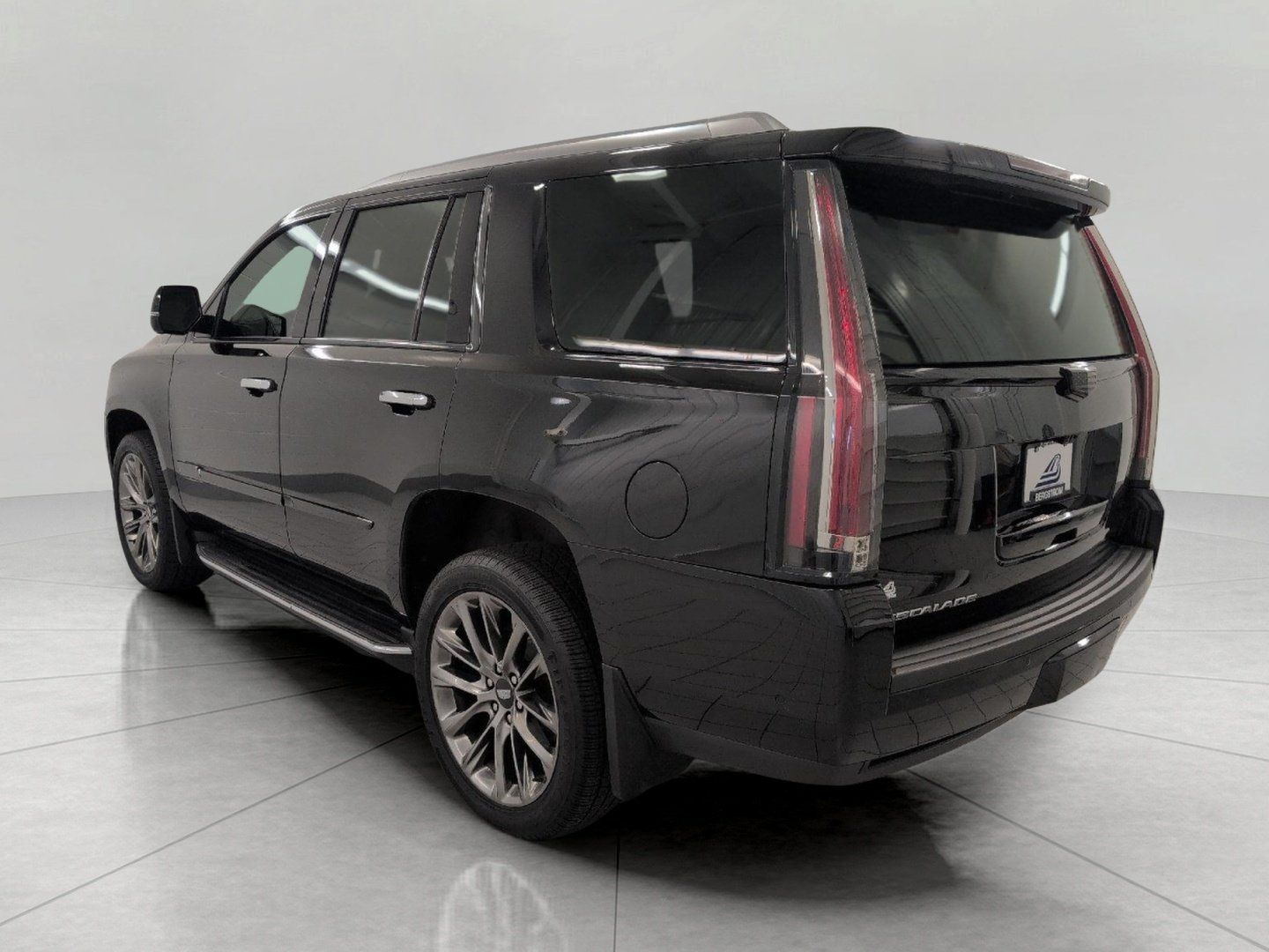 Used 2020 Cadillac Escalade Luxury w/ Escalade Sport Edition AWD/4WD image 20