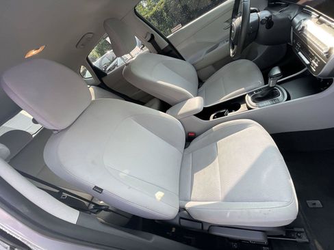 Used 2025 Hyundai Kona SEL AWD/4WD image 20