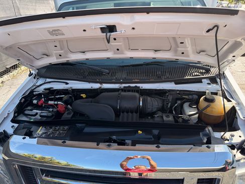 Used 2015 Ford E-350 and Econoline 350 Super Duty image 11