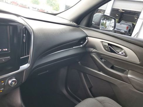 Used 2023 Chevrolet Traverse LT FWD image 25