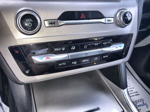 Used 2023 Ford Explorer XLT w/ Equipment Group 202A image 19