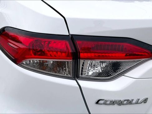 Used 2024 Toyota Corolla LE FWD image 28