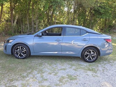 Used 2024 Nissan Sentra SV FWD image 5